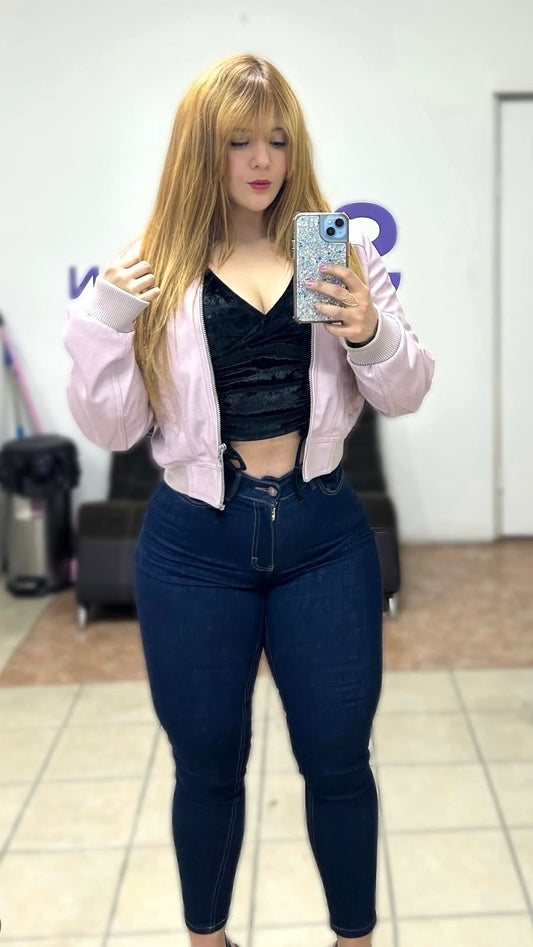 𝙏𝙀𝙇𝘼 𝙏𝘼𝙄𝙉𝙔 𝙑𝘼𝙌𝙐𝙀𝙍𝙄𝙏𝙊 𝙎𝙆𝙄𝙉𝙉𝙔