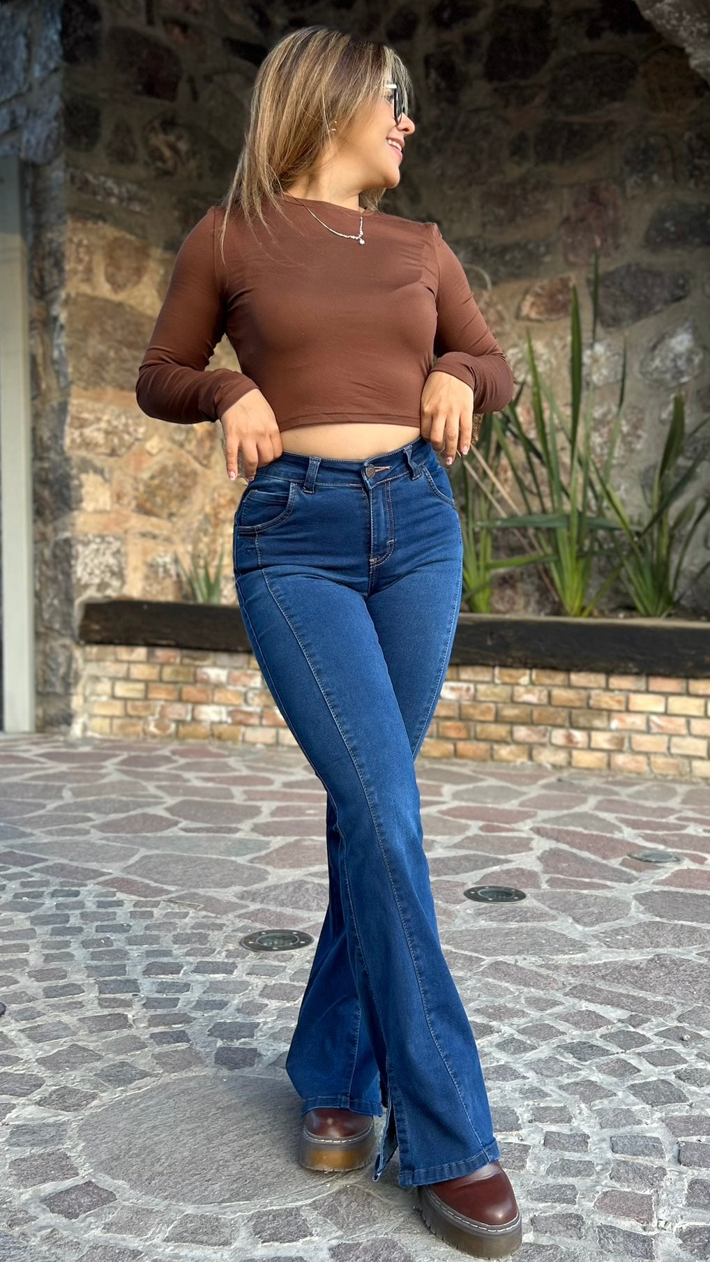 𝘾𝘼𝙈𝙋𝘼𝙉𝘼 𝘾𝙊𝙉 𝘿𝙀𝙏𝘼𝙇𝙇𝙀 𝘿𝙀 𝙇𝙄𝙉𝙀𝘼