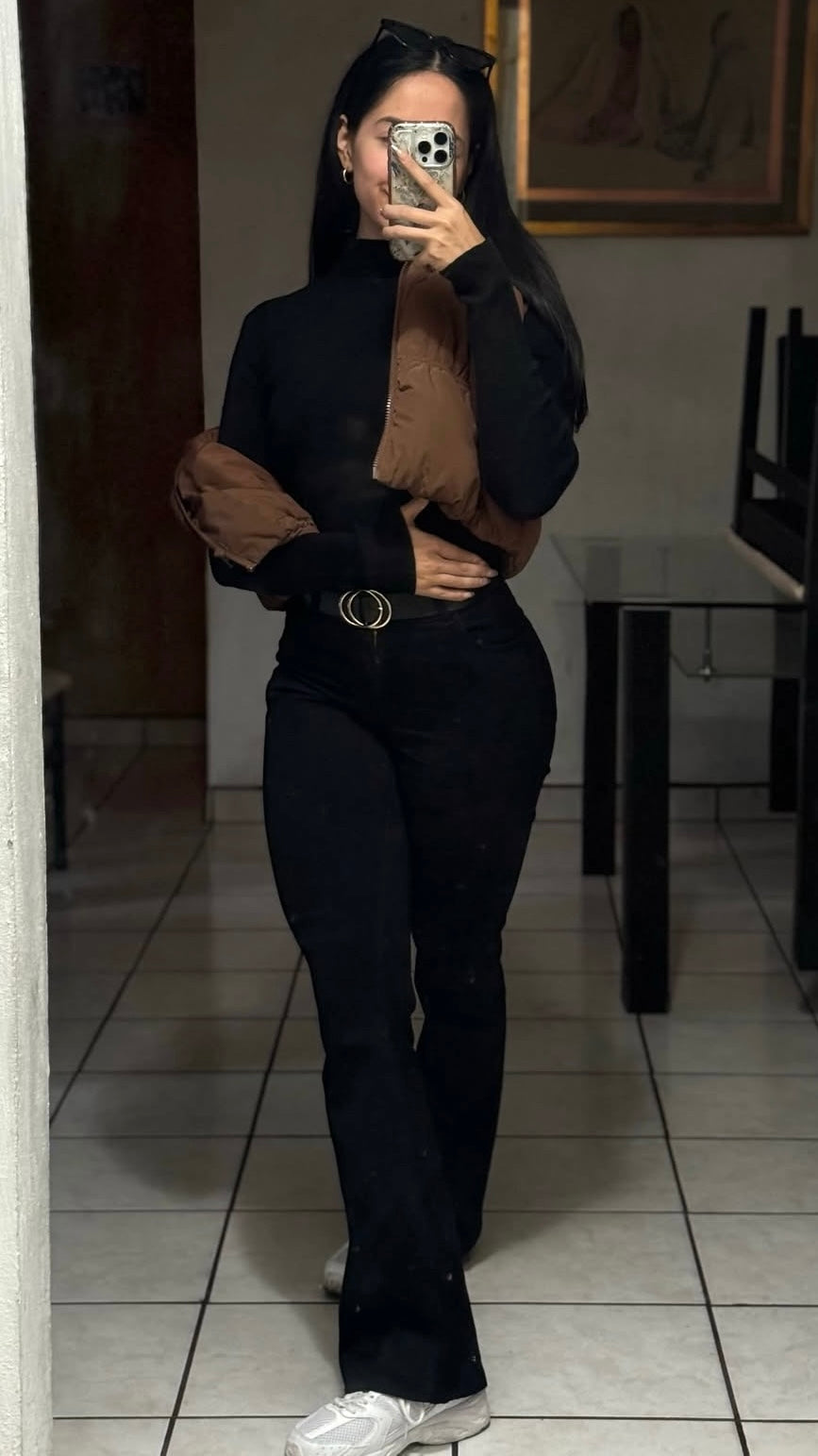 𝘾𝘼𝙈𝙋𝘼𝙉𝘼 𝙉𝙀𝙂𝙍𝙊 𝘾𝙊𝙉 𝘽𝙊𝙇𝙎𝘼𝙎