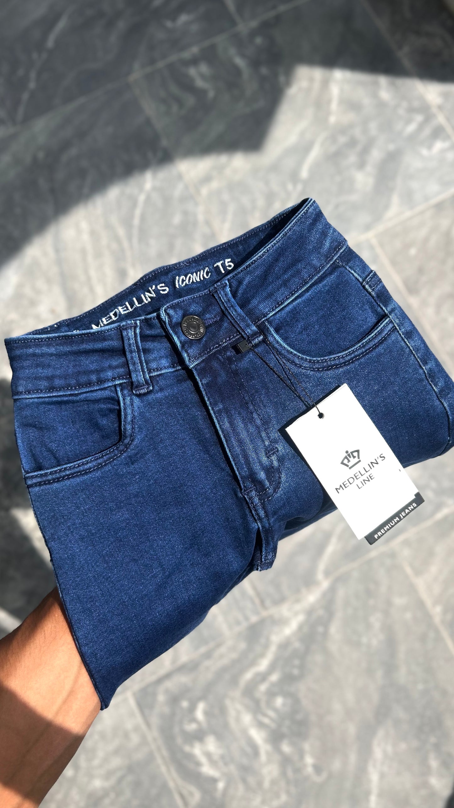 𝙏𝙀𝙇𝘼 𝙏𝘼𝙄𝙉𝙔 𝙈𝙊𝘿𝙀𝙇𝙊 𝙄𝘾𝙊𝙉𝙄𝘾