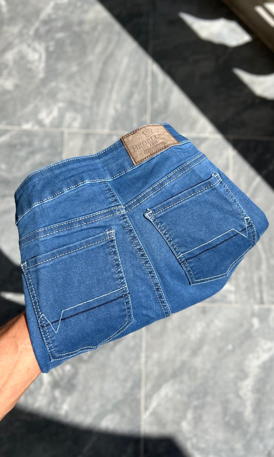 𝘼𝙕𝙐𝙇 𝙈𝙀𝘿𝙄𝙊 𝘾𝙊𝙉 𝘽𝙊𝙇𝙎𝘼𝙎