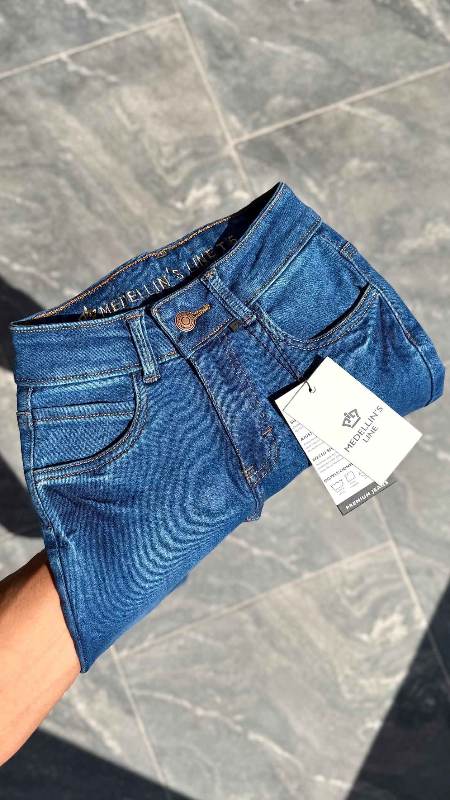 𝙏𝙀𝙇𝘼 𝙏𝘼𝙄𝙉𝙔 𝘼𝙕𝙐𝙇 𝙎𝙏𝙊𝙉𝙀