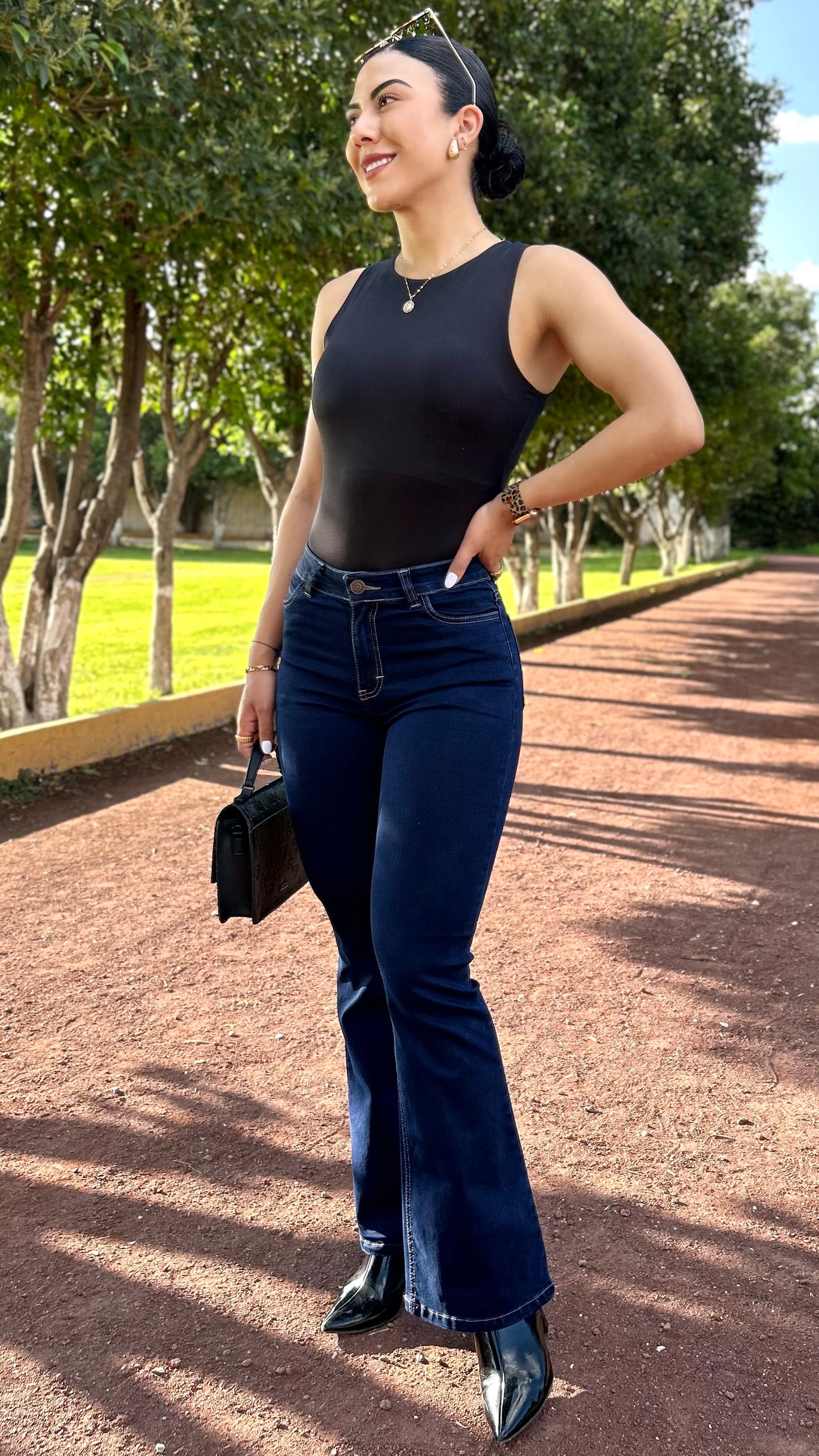 𝘾𝘼𝙈𝙋𝘼𝙉𝘼 𝘼𝙕𝙐𝙇 𝙋𝙀𝙏𝙍𝙊𝙇𝙀𝙊