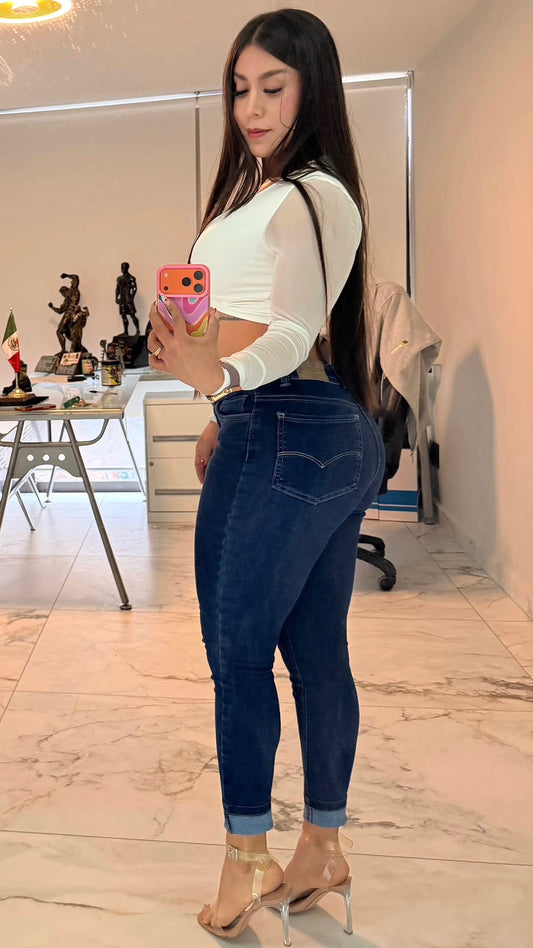 𝙏𝙀𝙇𝘼 𝙉𝙐𝙀𝙑𝘼 𝙑𝘼𝙌𝙐𝙀𝙍𝙄𝙏𝙊 𝙎𝙆𝙄𝙉𝙉𝙔 𝙈𝘼𝙍𝙄𝙉𝙊